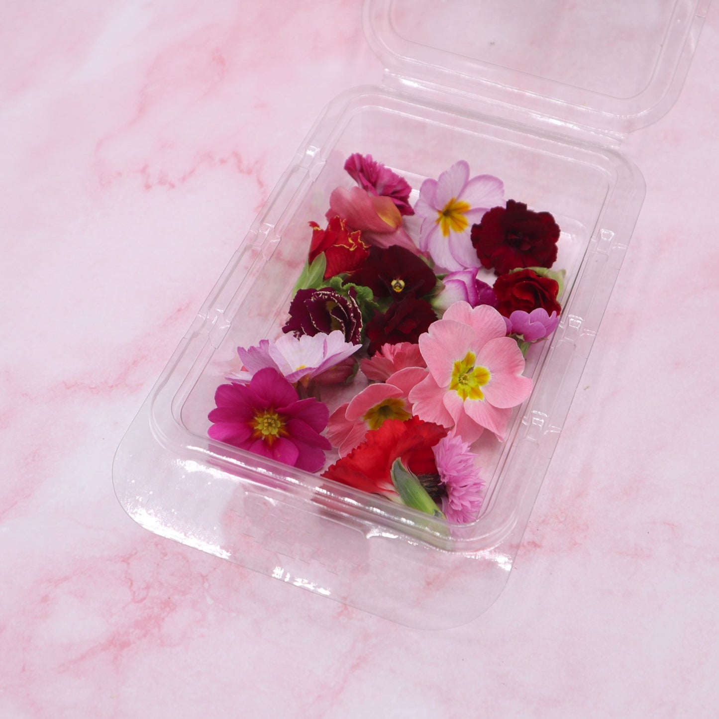 liefdes mix , valentijn eetbare bloemen. rood en roze