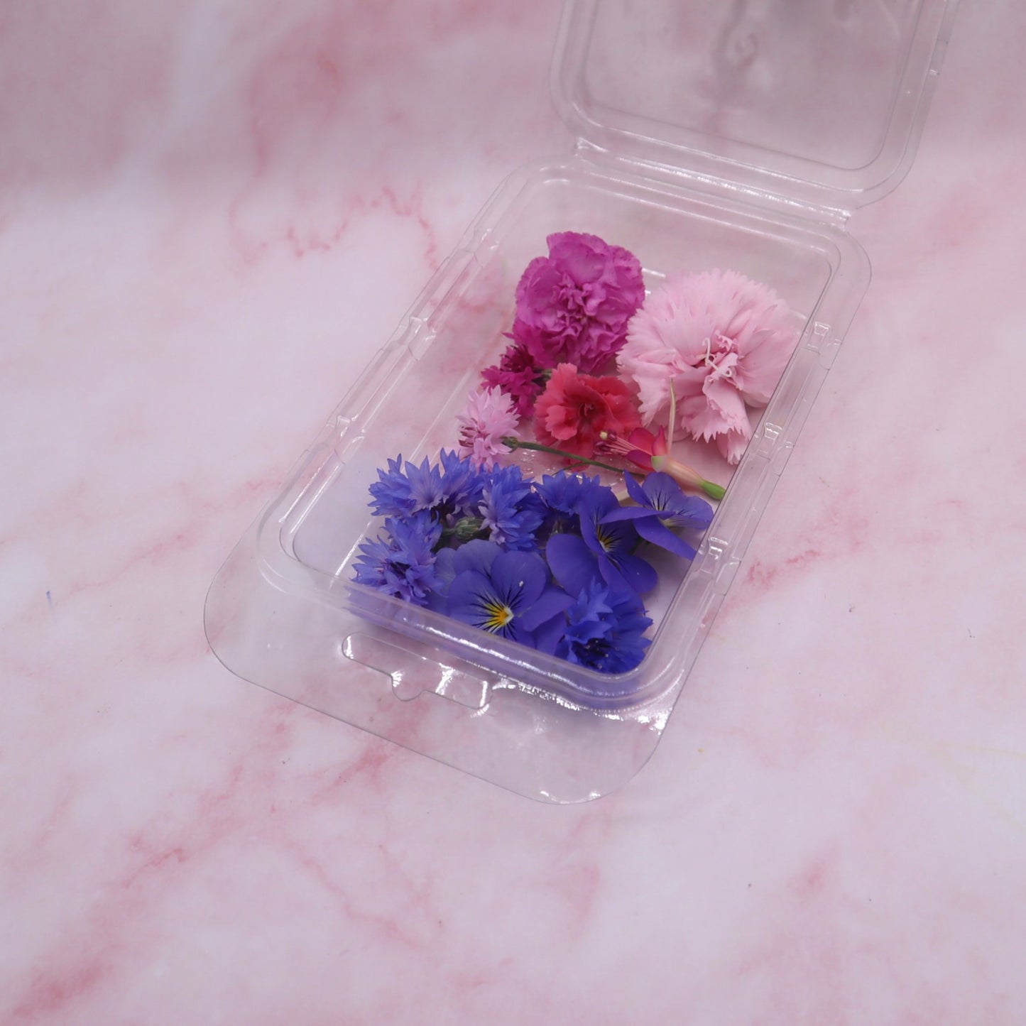 Roze blauwe eetbare bloemen mix. Gender reveal, baby, babyshower