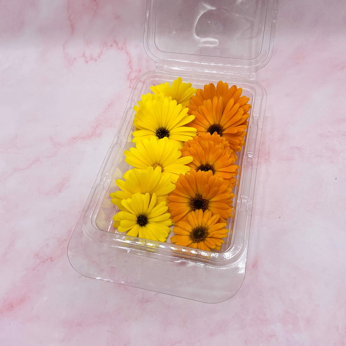 Goudsbloemen geel oranje eetbare bloemen vers floral delight