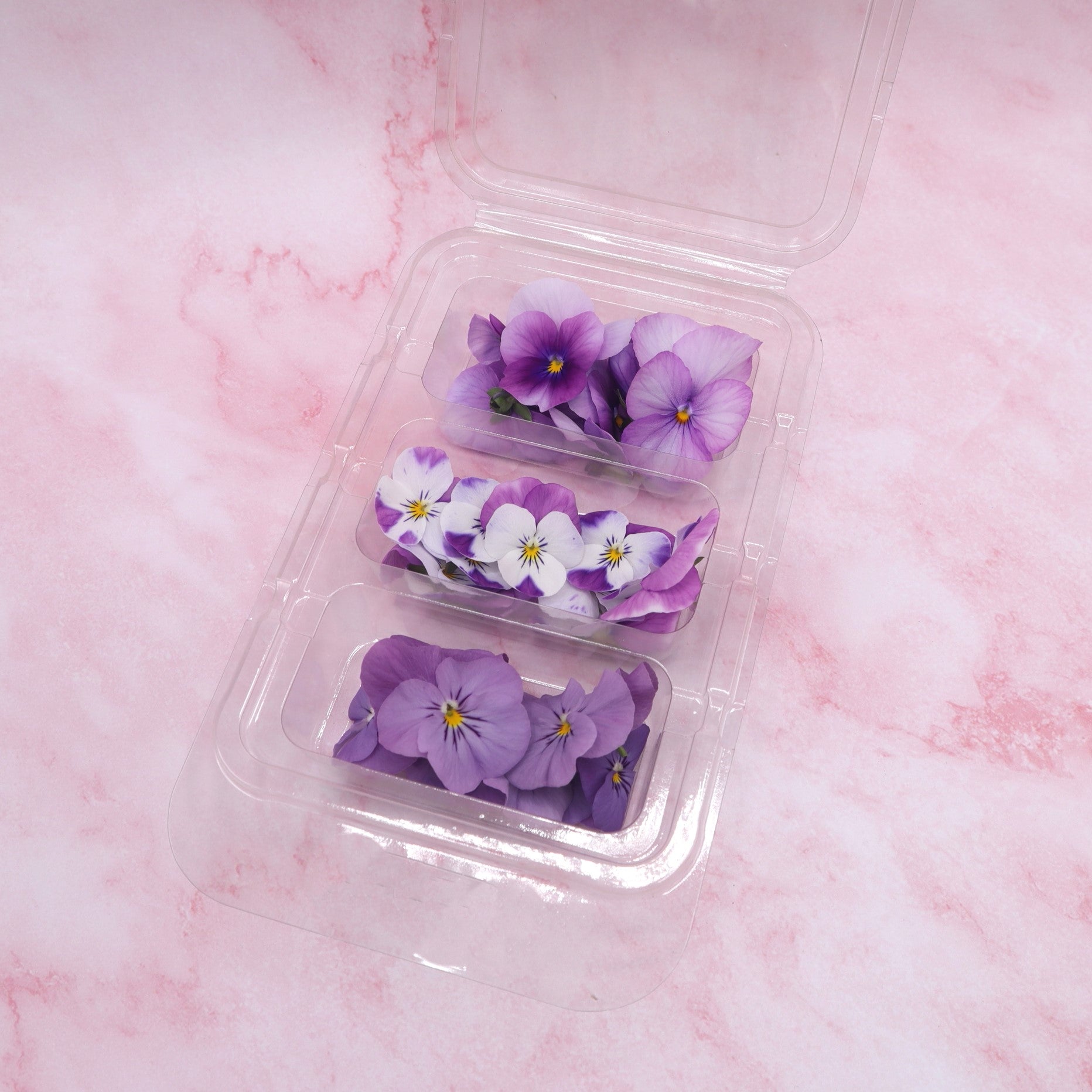 Lila eetbare viooltjes. Lila mix. Schattige kleuren, cupcake, taartjes